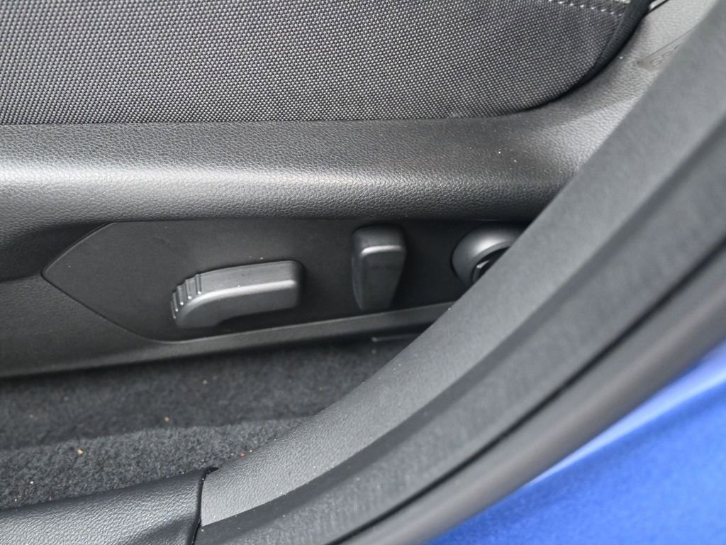 Certified 2025 Subaru Crosstrek 2.0i Premium image 14