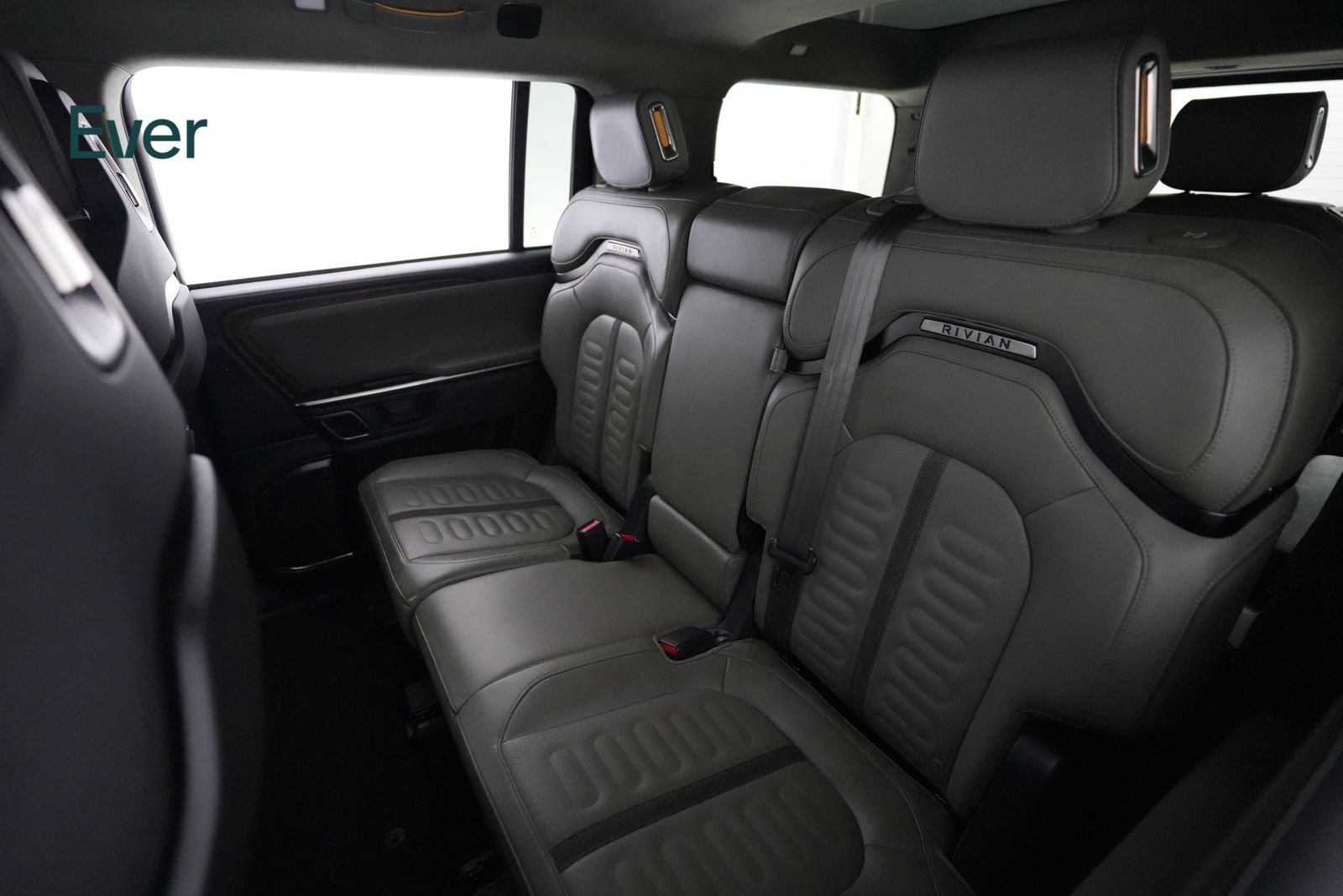 Used 2024 Rivian R1S Adventure AWD/4WD image 24