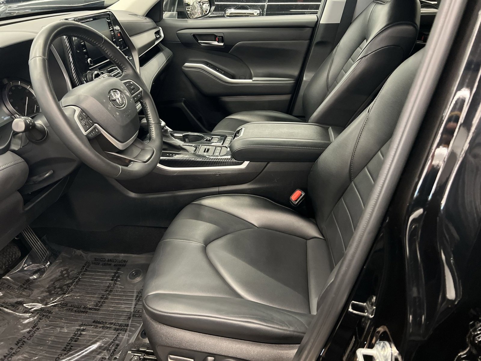 Used 2022 Toyota Highlander XLE image 10