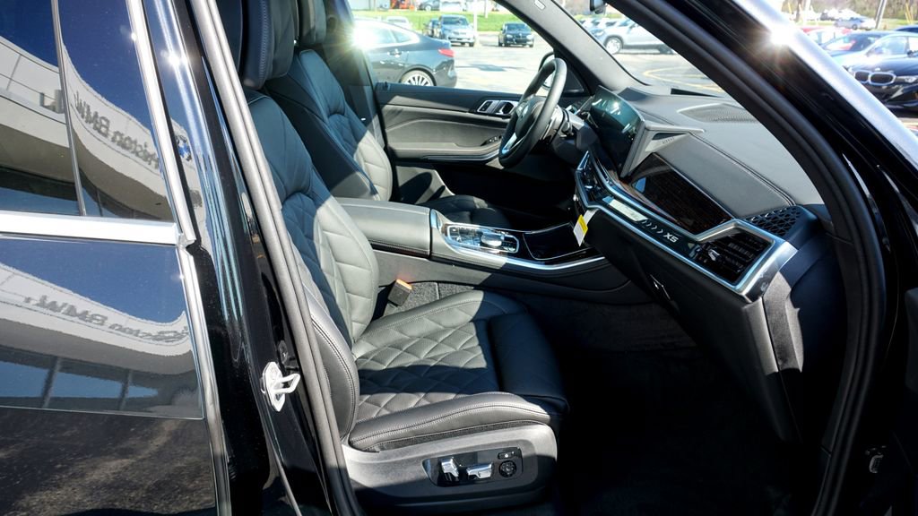 New 2026 BMW X5 xDrive50e image 10