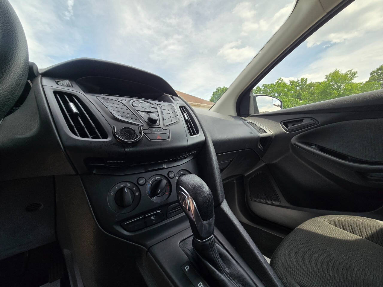 Used 2012 Ford Focus S FWD image 21