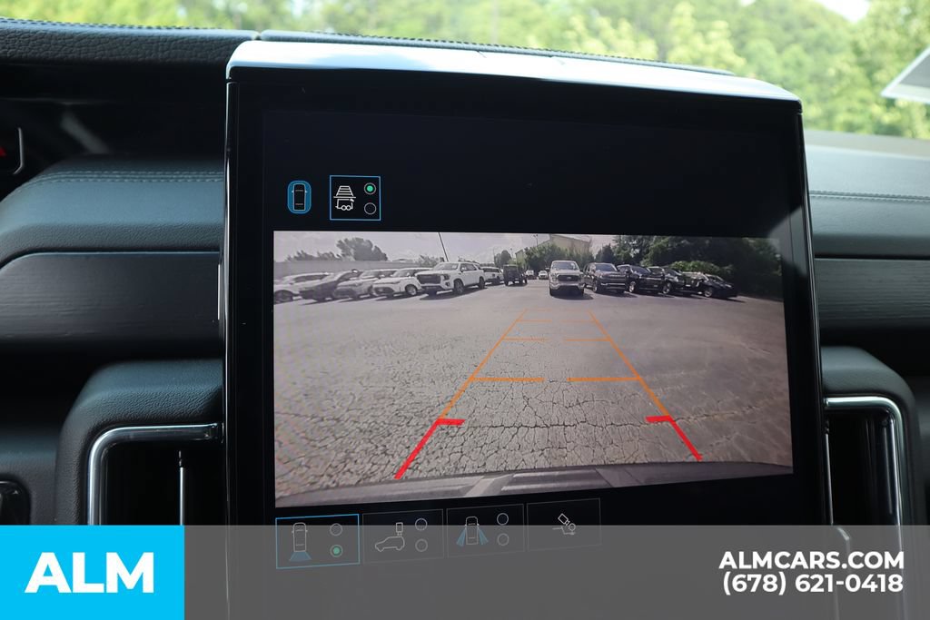 Used 2025 GMC Yukon Denali RWD image 33