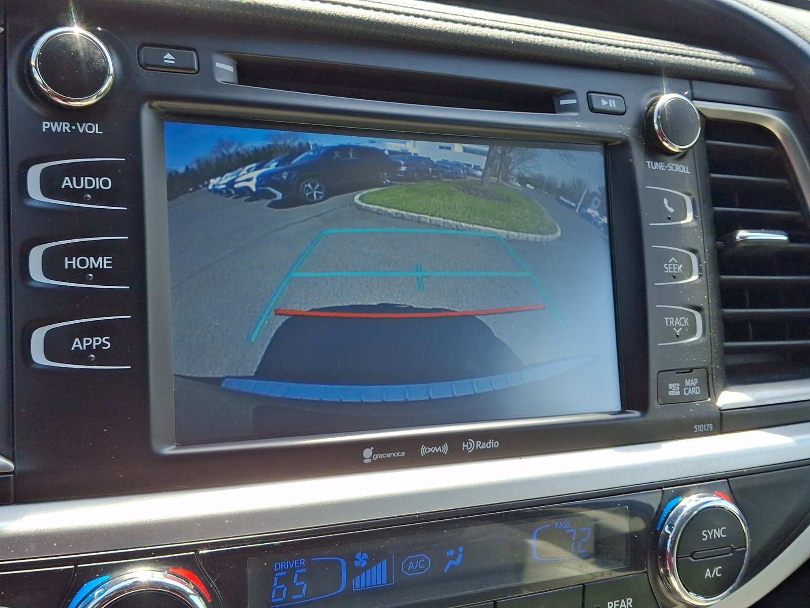 Used 2018 Toyota Highlander XLE image 21