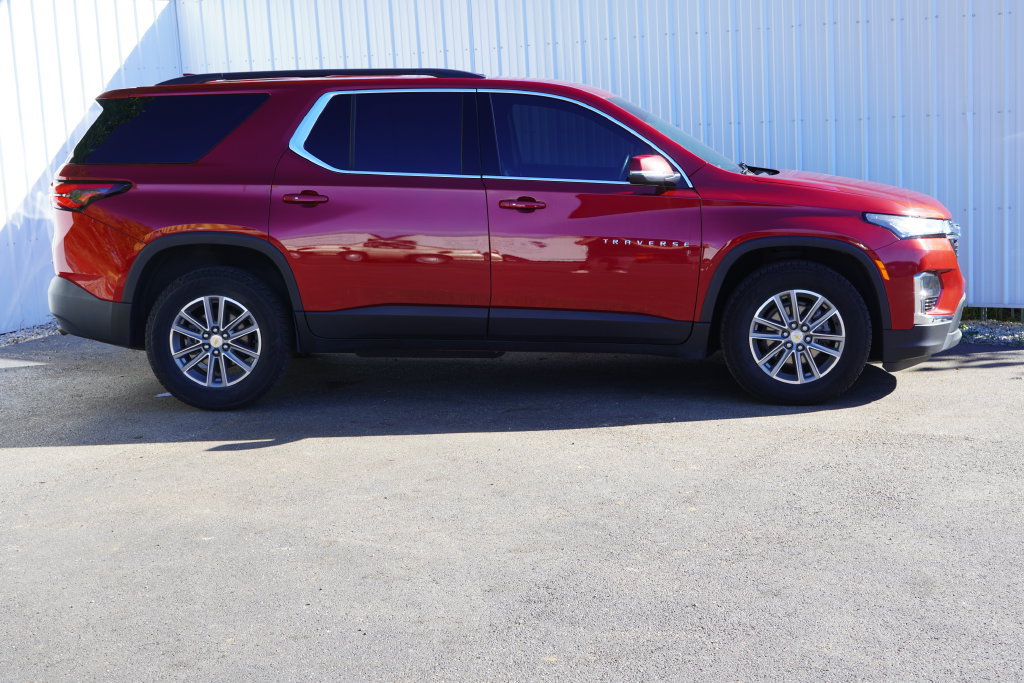 Used 2023 Chevrolet Traverse LT AWD/4WD image 2