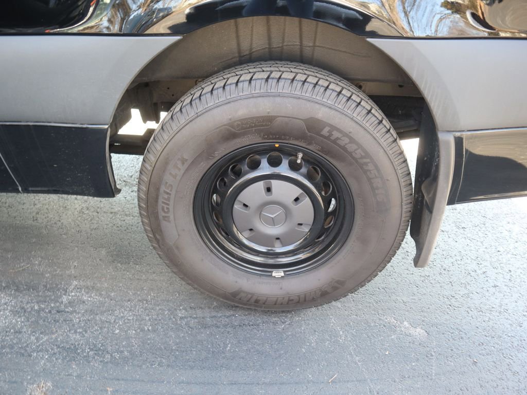 Used 2024 Mercedes-Benz Sprinter 2500 image 7