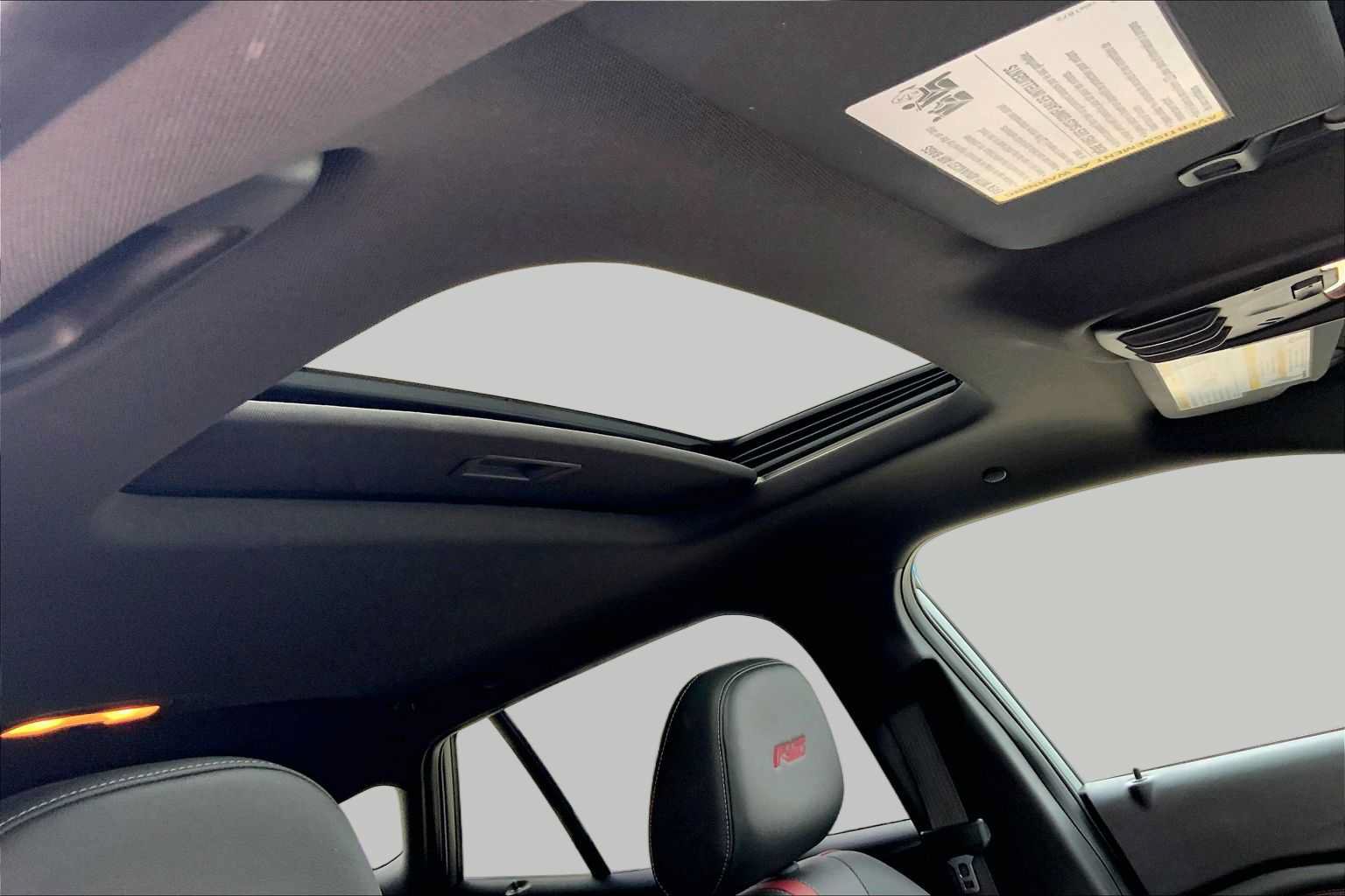 Certified 2025 Chevrolet Trax RS w/ Sunroof Package FWD image 14