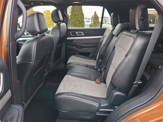 Used 2017 Ford Explorer XLT w/ Equipment Group 202A image 10