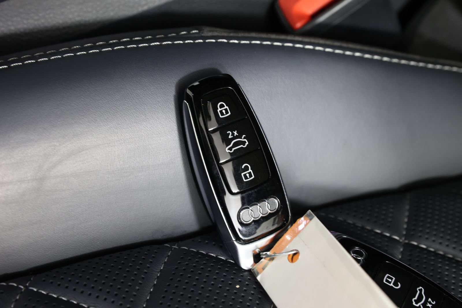 Used 2022 Audi SQ8 Prestige AWD/4WD image 28