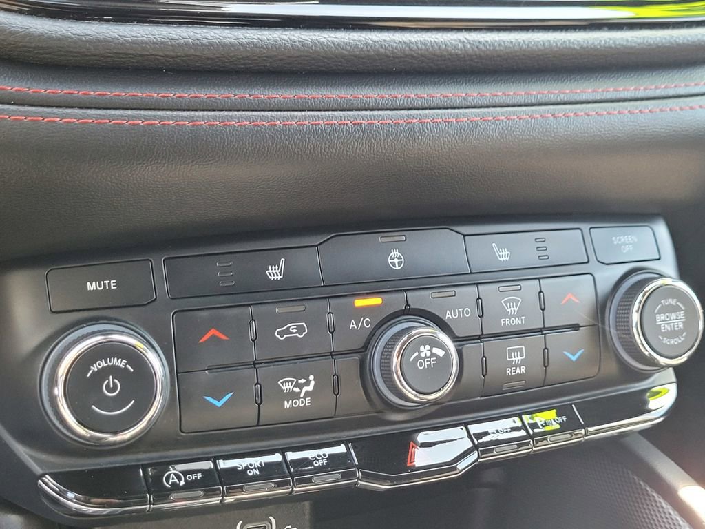 Used 2023 Dodge Durango GT image 21