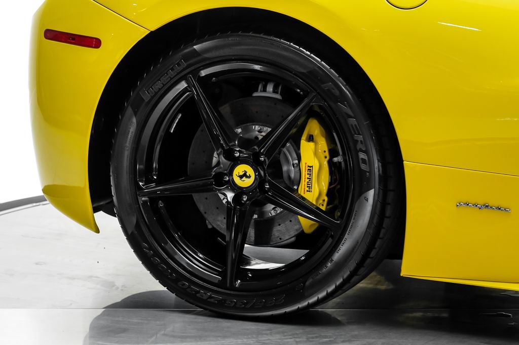 Used 2015 Ferrari 458 Spider RWD image 38