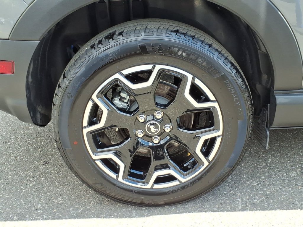 Certified 2025 Ford Bronco Sport Outer Banks w/ Outer Banks Tech Package+ AWD/4WD image 7