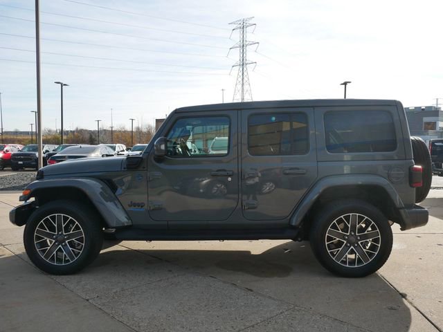 Used 2022 Jeep Wrangler Unlimited Sahara image 4