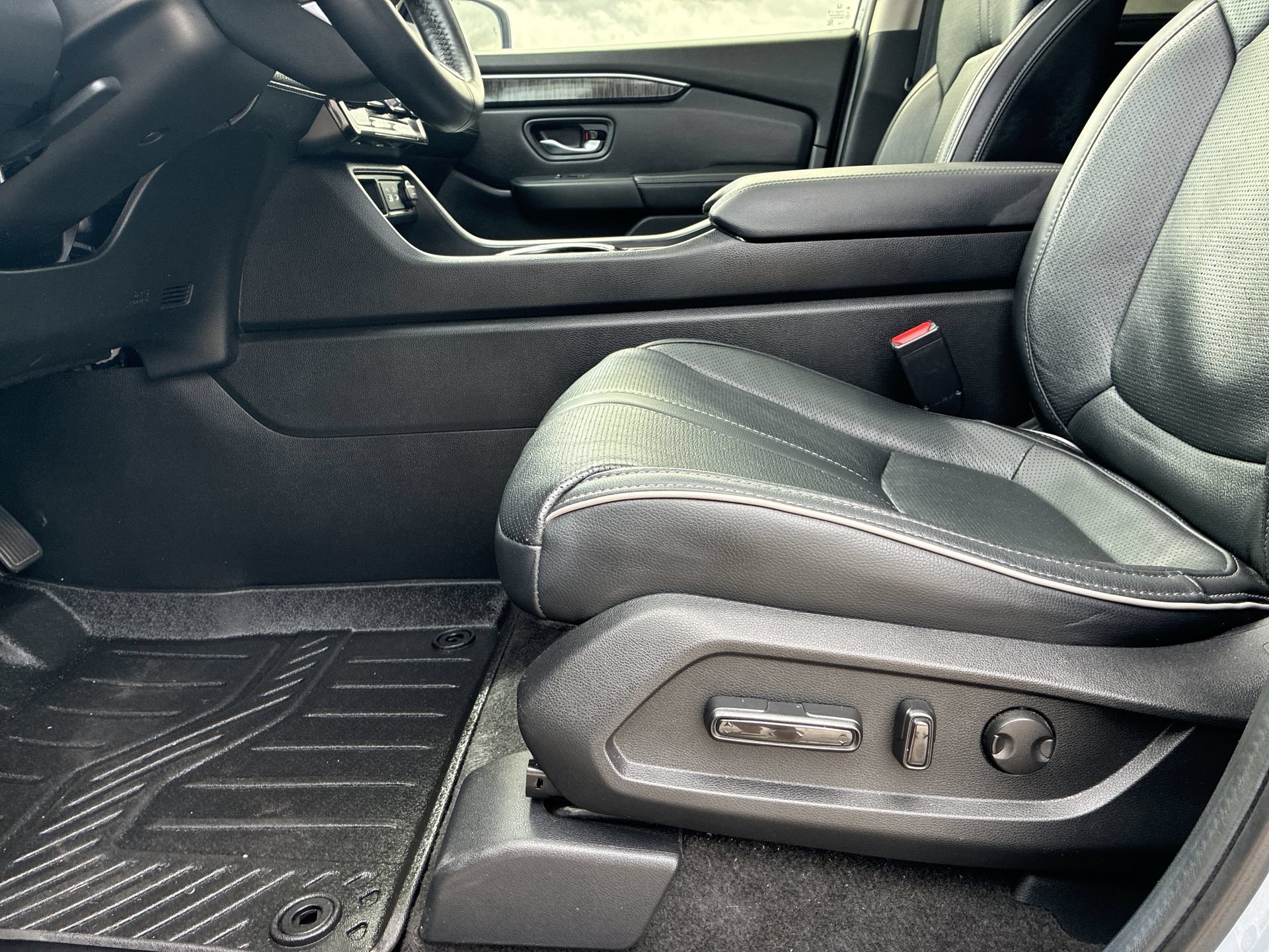 Certified 2025 Honda Pilot Elite image 18