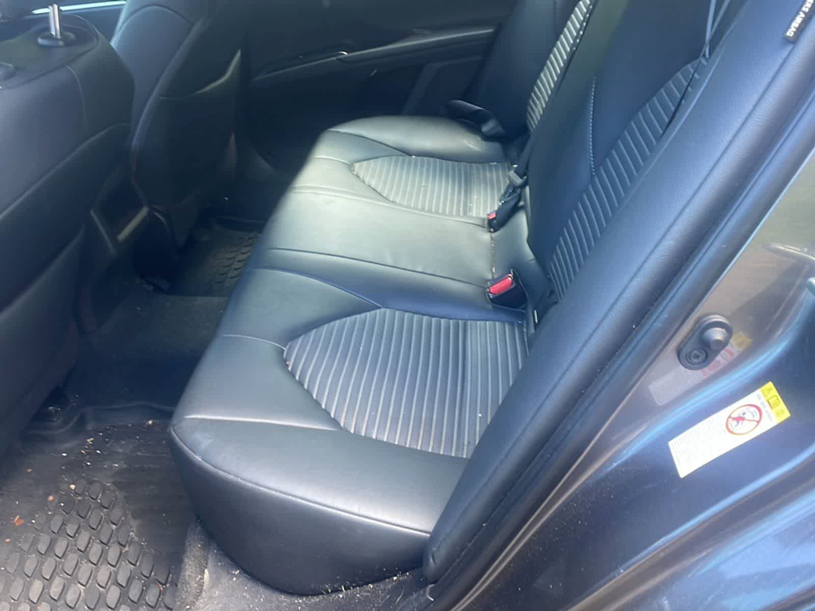 Used 2018 Toyota Camry SE w/ Moonroof Package FWD image 14