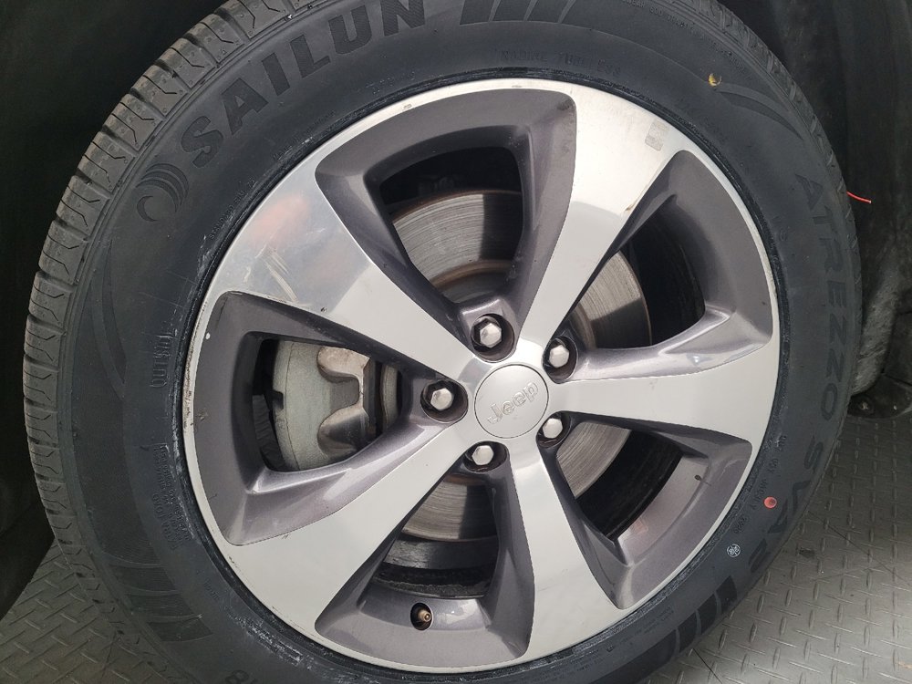 Used 2019 Jeep Cherokee Limited image 31