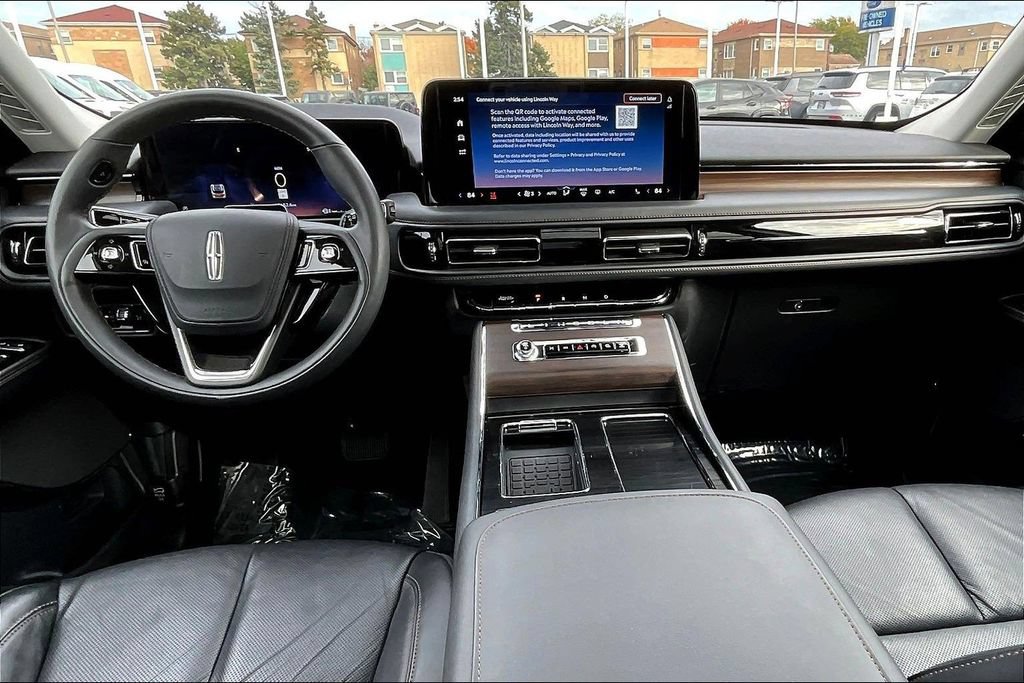 Used 2025 Lincoln Aviator Reserve w/ Jet Appearance Package AWD/4WD image 14