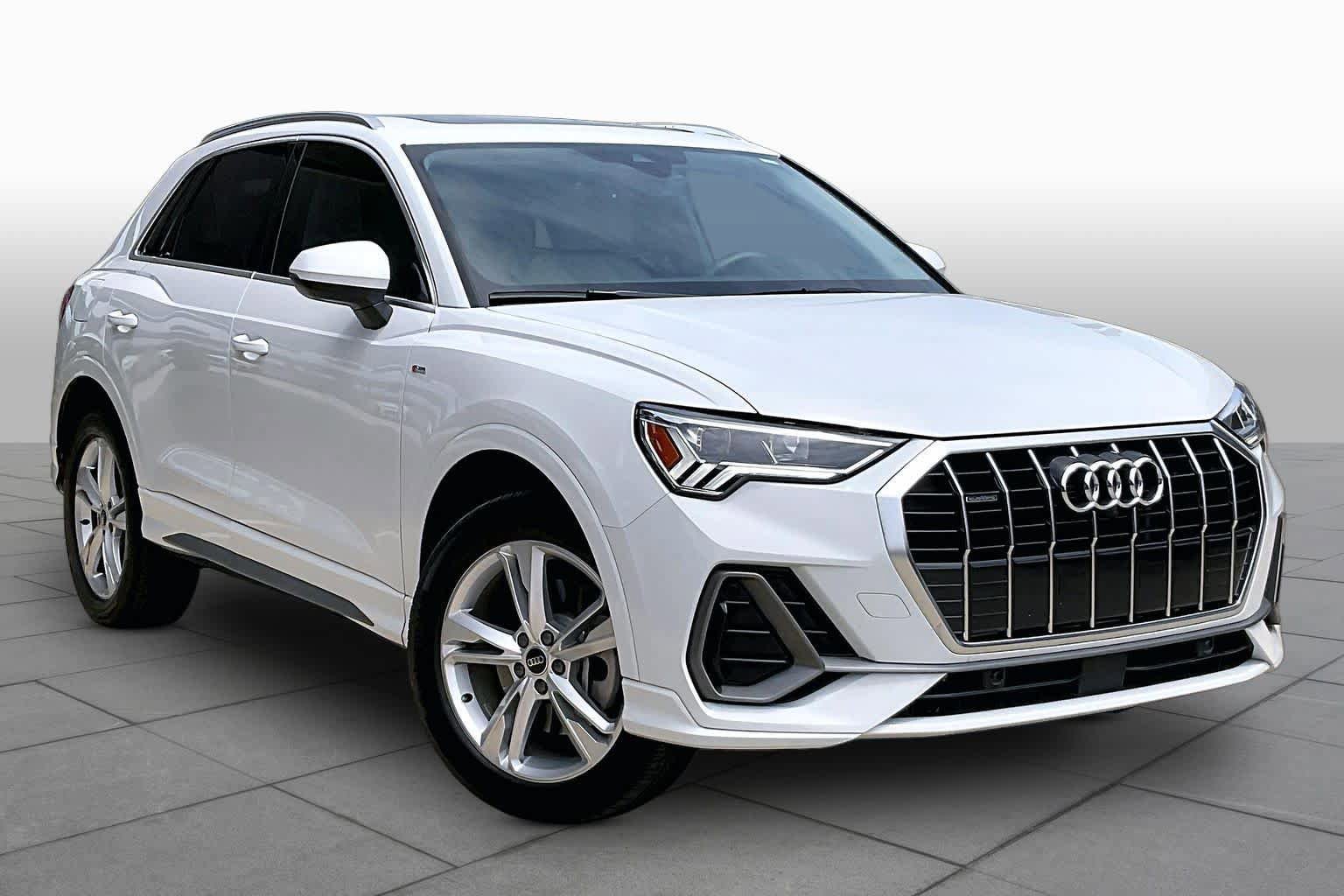 Used 2024 Audi Q3 2.0T Premium Plus w/ Premium Plus Package AWD/4WD image 2