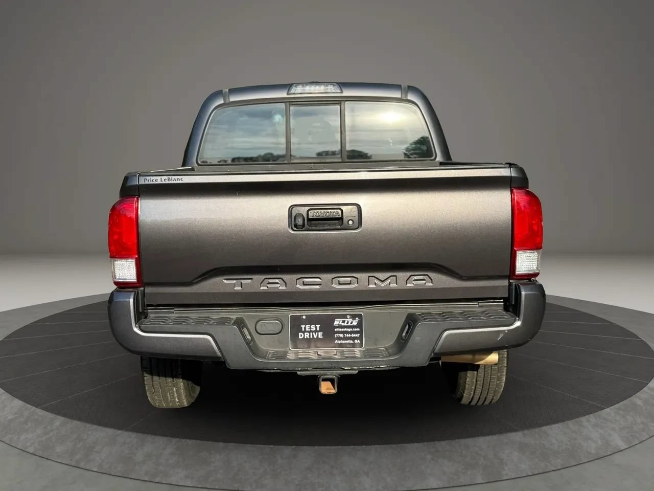 Used 2016 Toyota Tacoma SR w/ SR Convenience Package RWD image 5