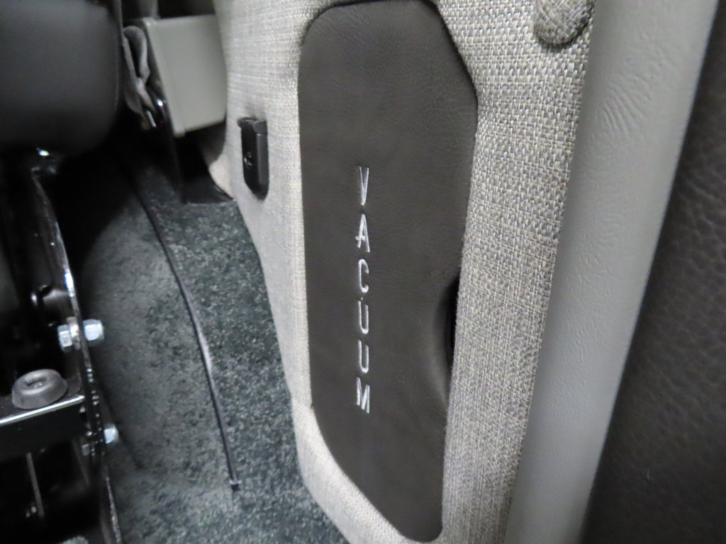 Used 2022 GMC Savana 2500 Extended w/ Enhanced Convenience Package image 35