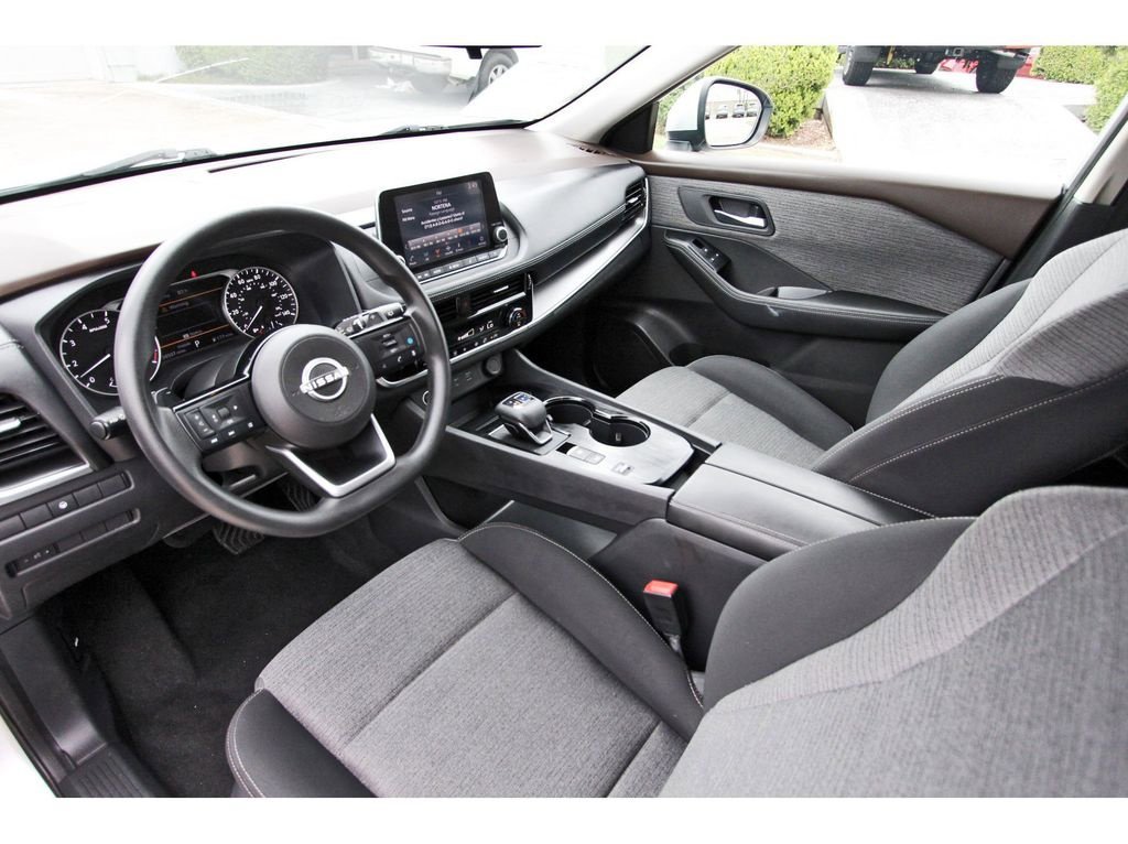 Used 2022 Nissan Rogue SV image 12