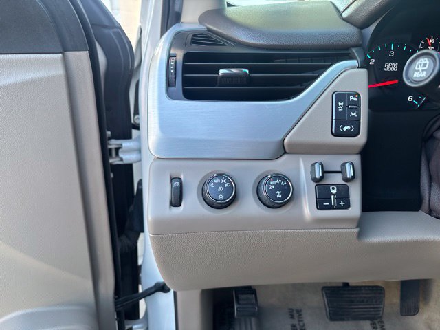Used 2017 GMC Yukon SLT w/ Open Road Package AWD/4WD image 14