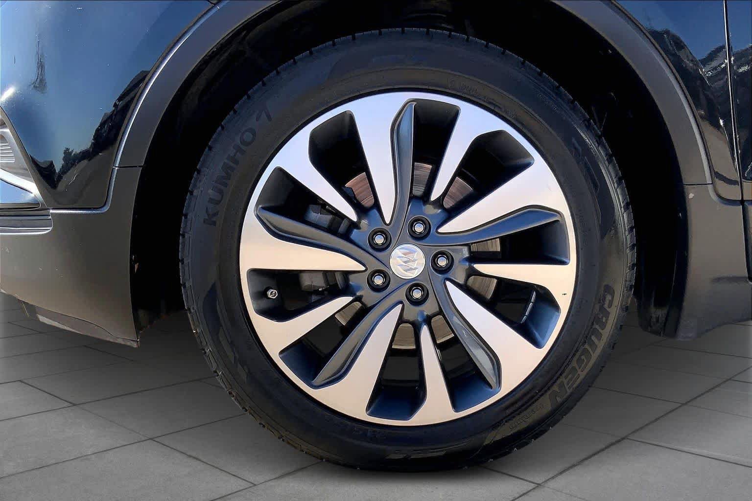 Used 2022 Buick Encore Preferred w/ Safety Package FWD image 11