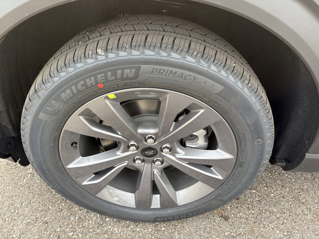 New 2026 Ford Explorer Active w/ Active Comfort Package image 13