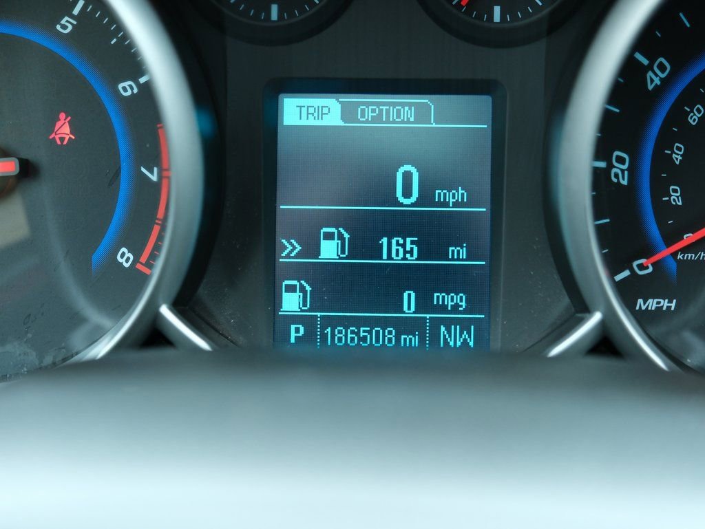 Used 2016 Chevrolet Cruze LT w/ Technology Package image 4