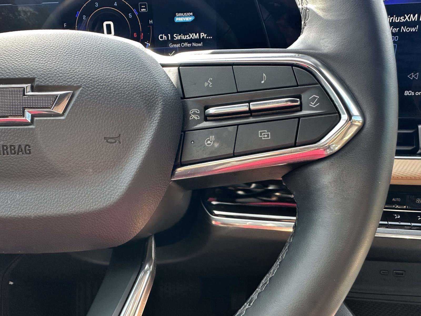 Used 2025 Chevrolet Equinox ACTIV w/ Safety and Technology Package AWD/4WD image 14