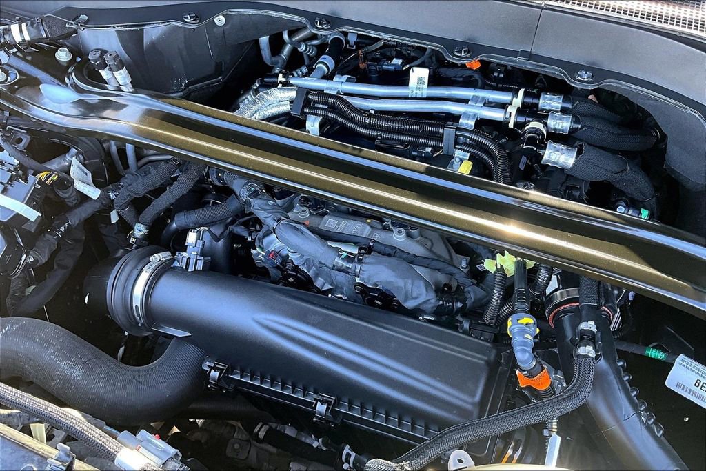 Certified 2025 Ford Explorer ST-Line w/ ST-Line Street Pack image 35