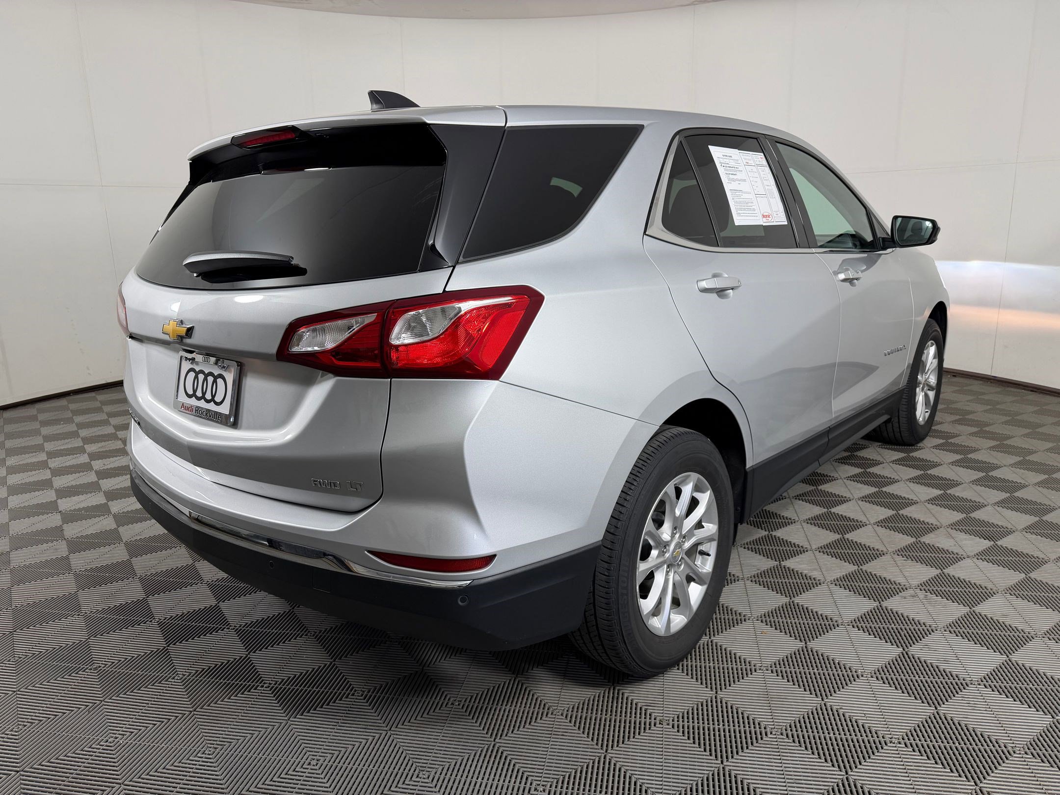 Used 2020 Chevrolet Equinox LT AWD/4WD image 9