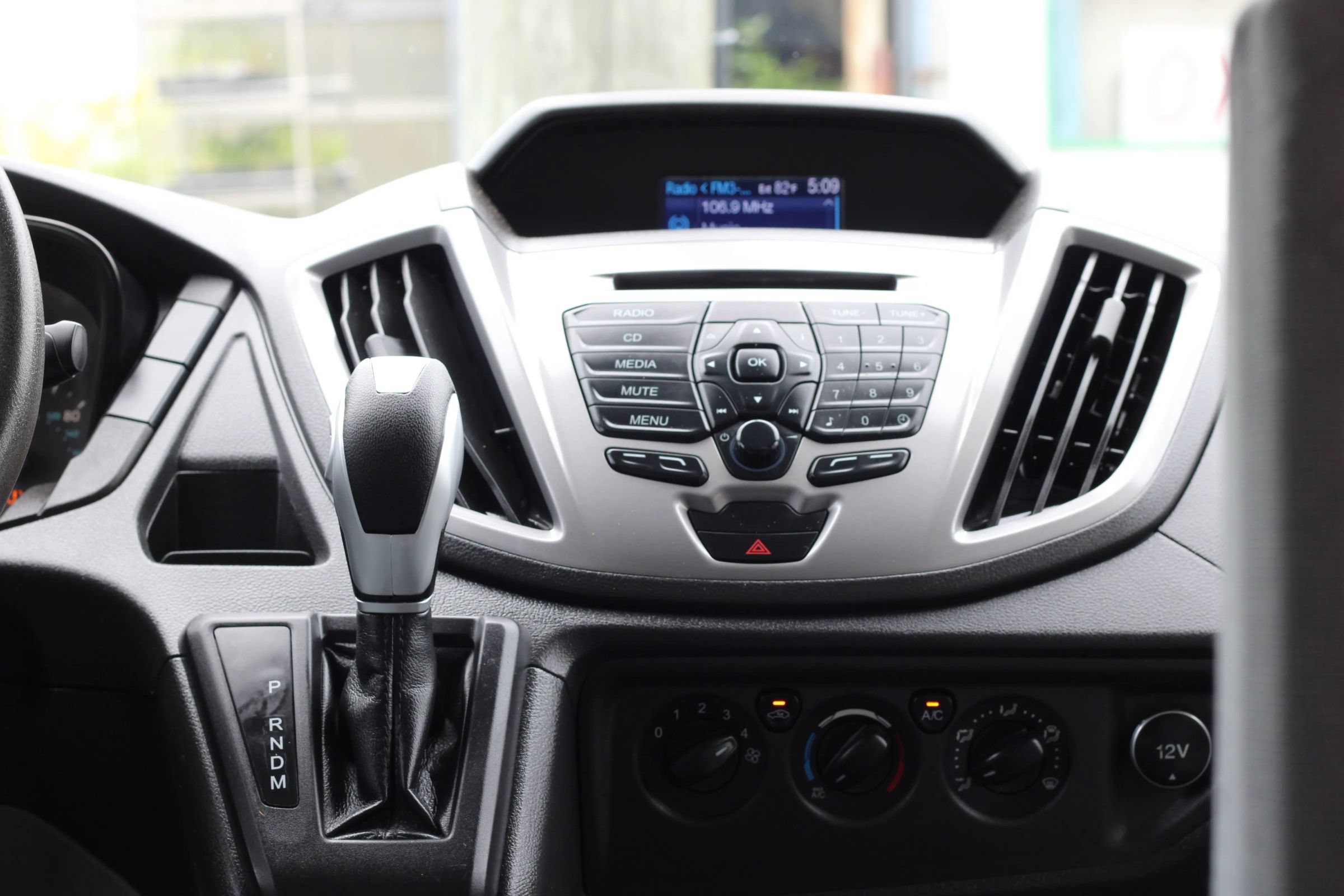 Used 2015 Ford Transit 350 XLT RWD image 17