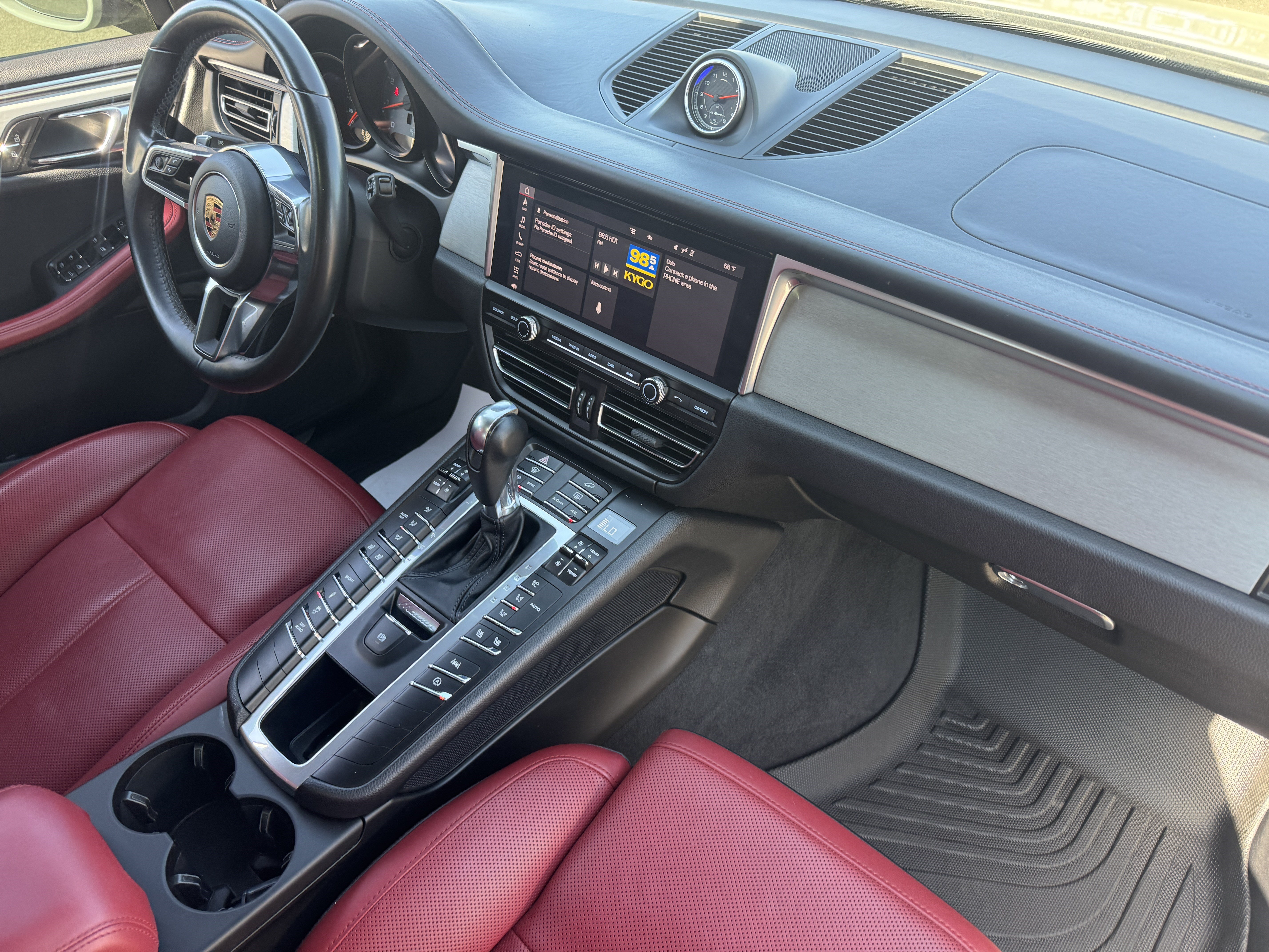 Used 2020 Porsche Macan S w/ Premium Package Plus AWD/4WD image 25