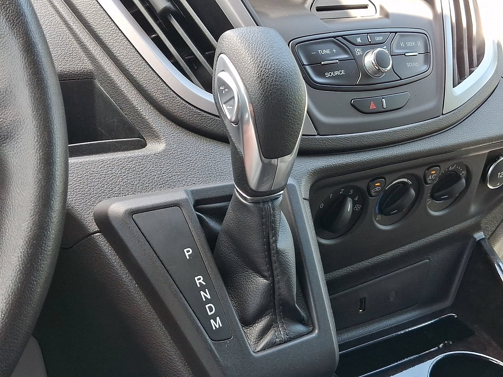 Used 2017 Ford Transit 150 XLT RWD image 17