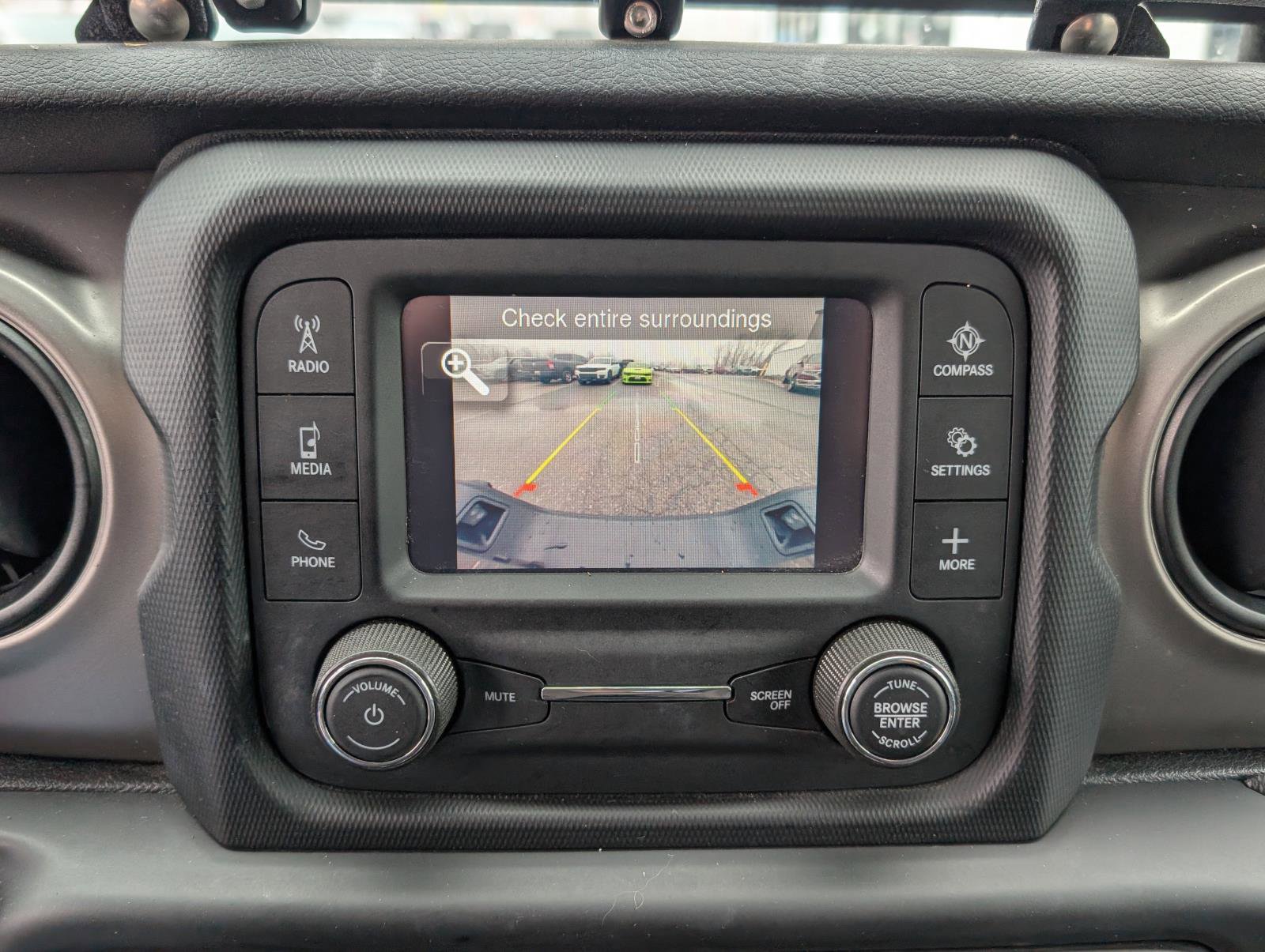 Used 2020 Jeep Gladiator Sport image 23