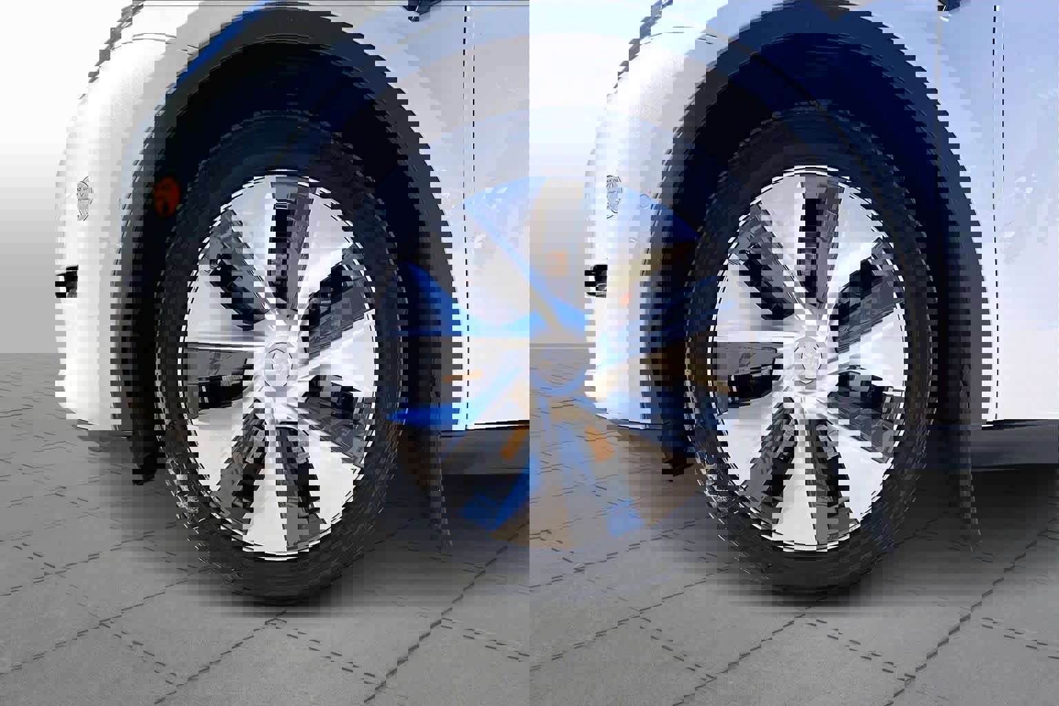 Used 2022 Tesla Model Y Long Range image 10