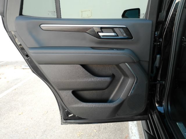 Used 2026 Chevrolet Tahoe LT RWD image 18