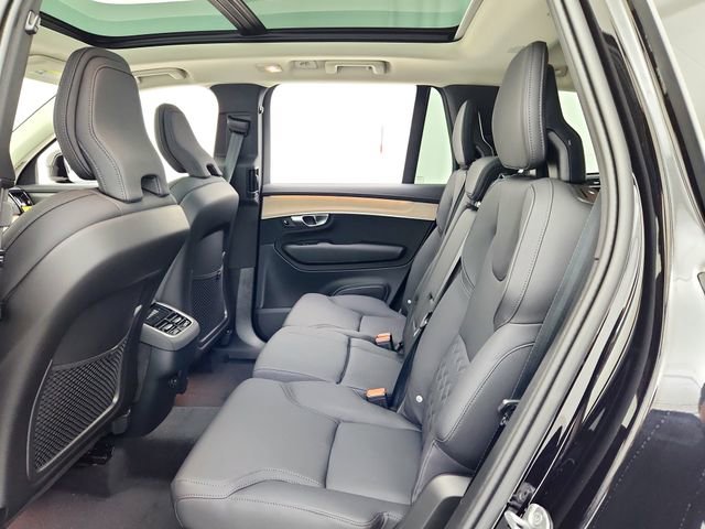 New 2026 Volvo XC90 B6 Plus w/ Protection Package Premier image 28