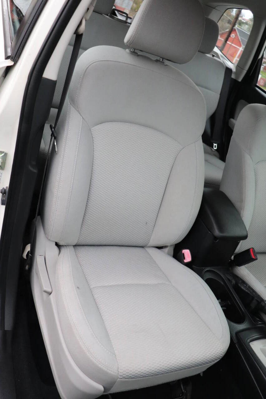 Used 2015 Subaru Forester 2.5i w/ Alloy Wheel Package image 25
