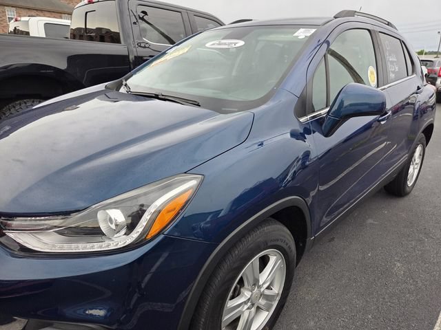 Used 2020 Chevrolet Trax LT w/ LT Convenience Package FWD image 4