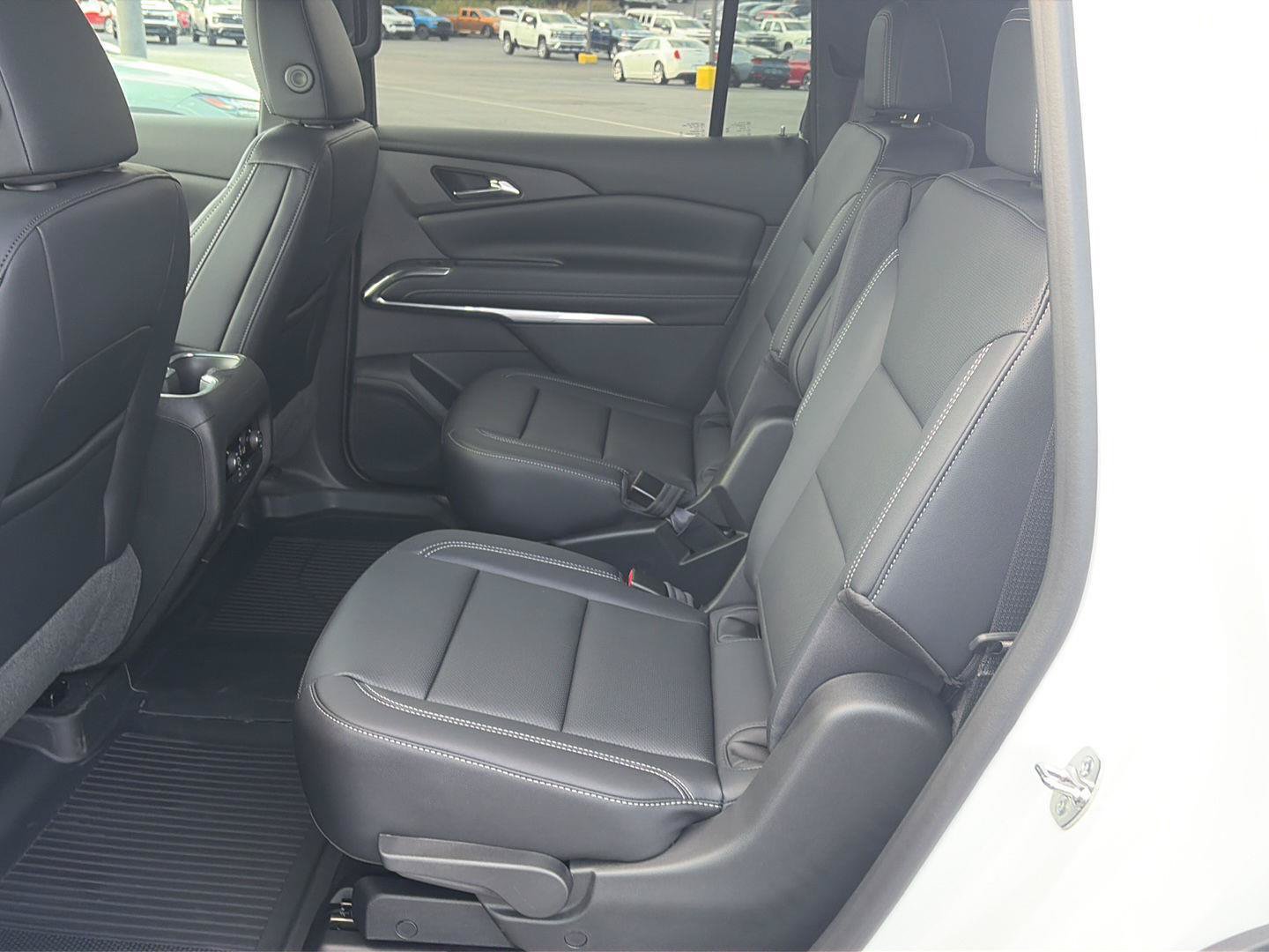 New 2027 Chevrolet Traverse LT w/ Midnight/Sport Edition AWD/4WD image 13