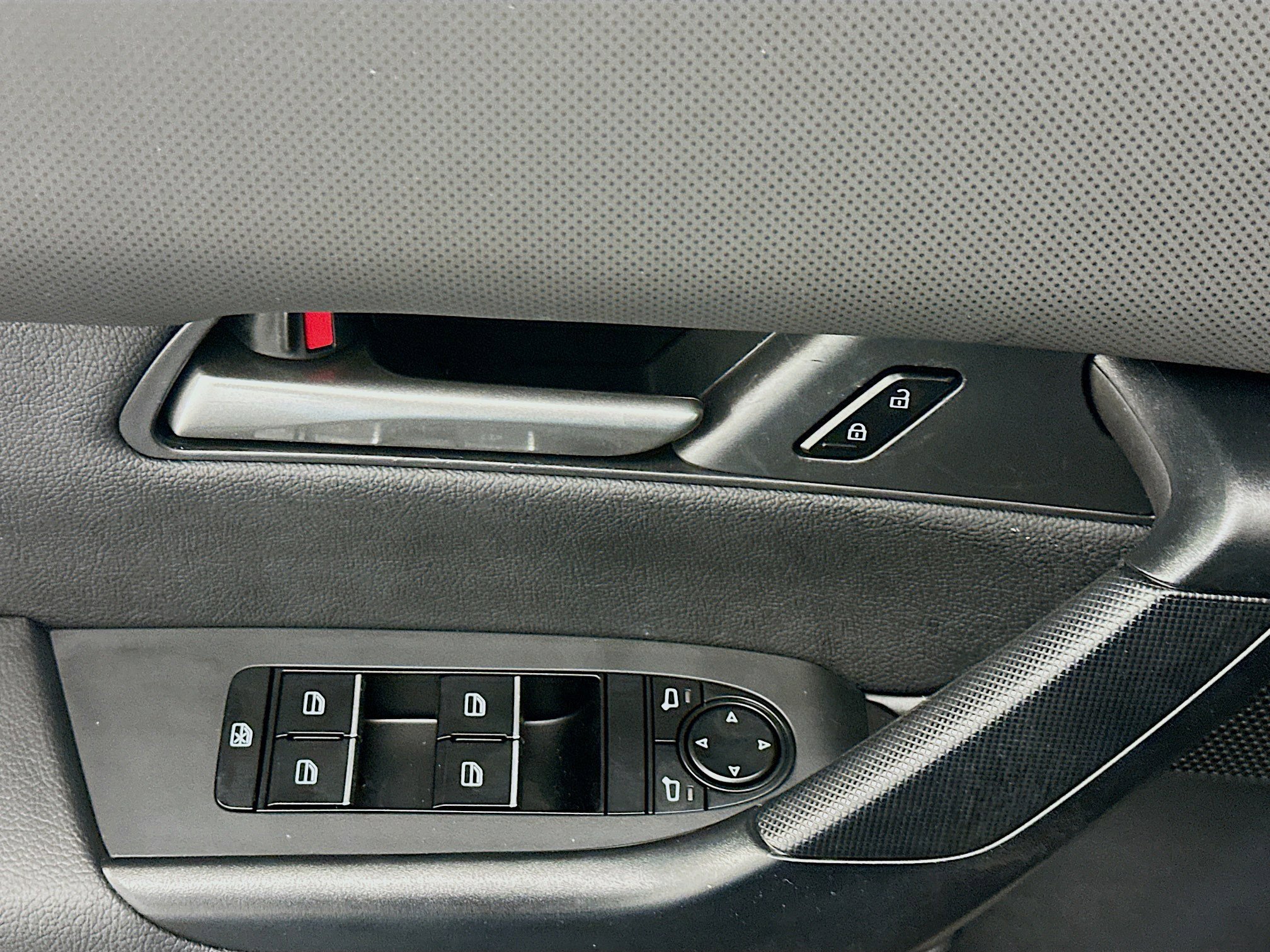 Used 2025 MAZDA CX-50 AWD 2.5 S w/ Premium Package image 15