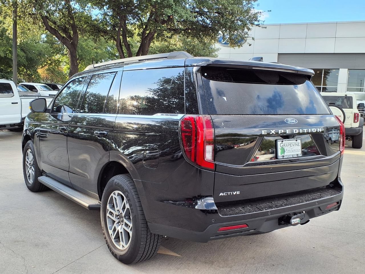 New 2026 Ford Expedition Active RWD image 6
