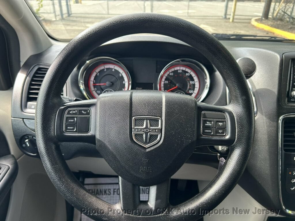 Used 2019 Dodge Grand Caravan SE w/ UConnect Hands-Free Group FWD image 28