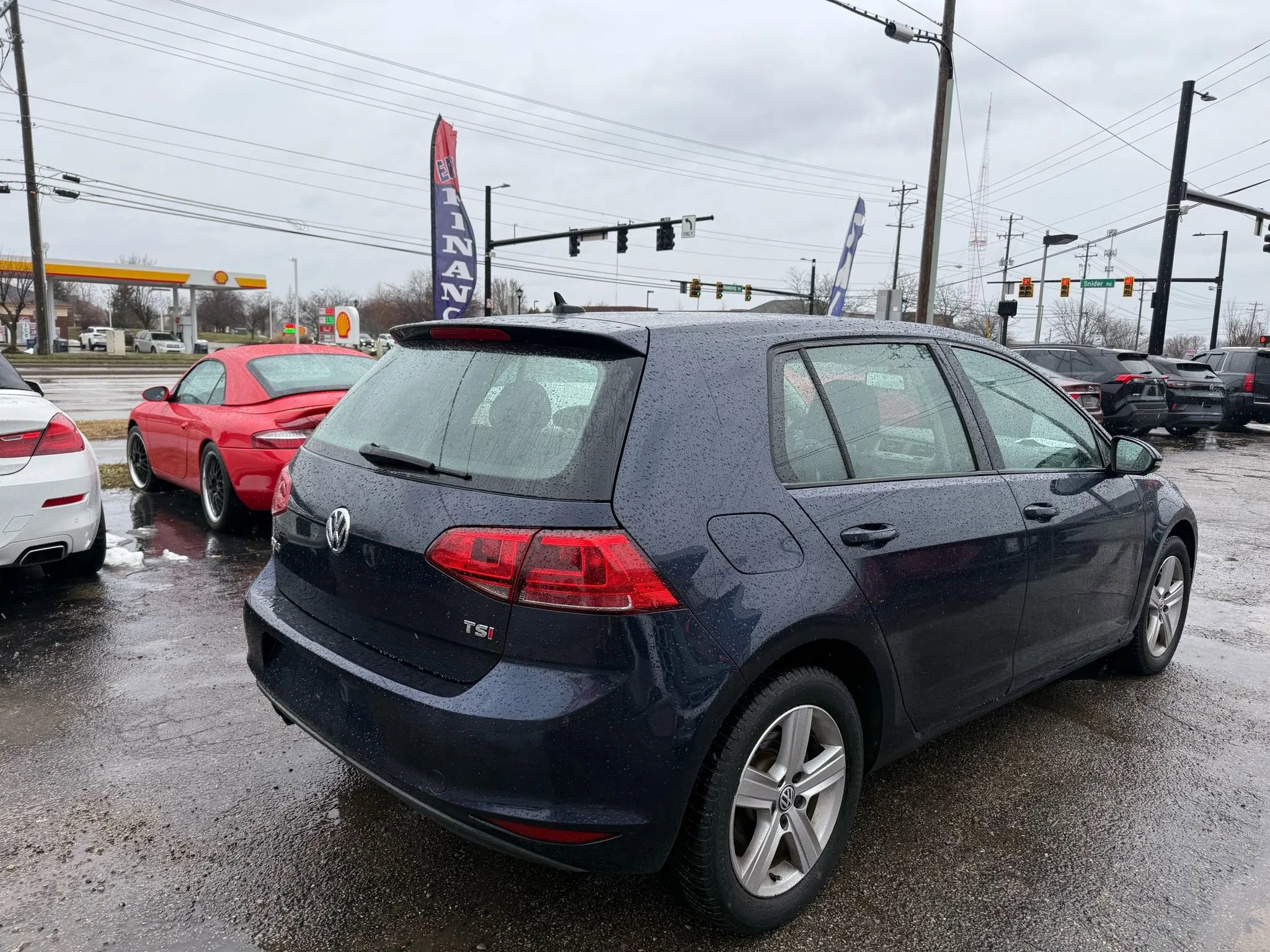 Used 2017 Volkswagen Golf Wolfsburg Edition FWD image 6