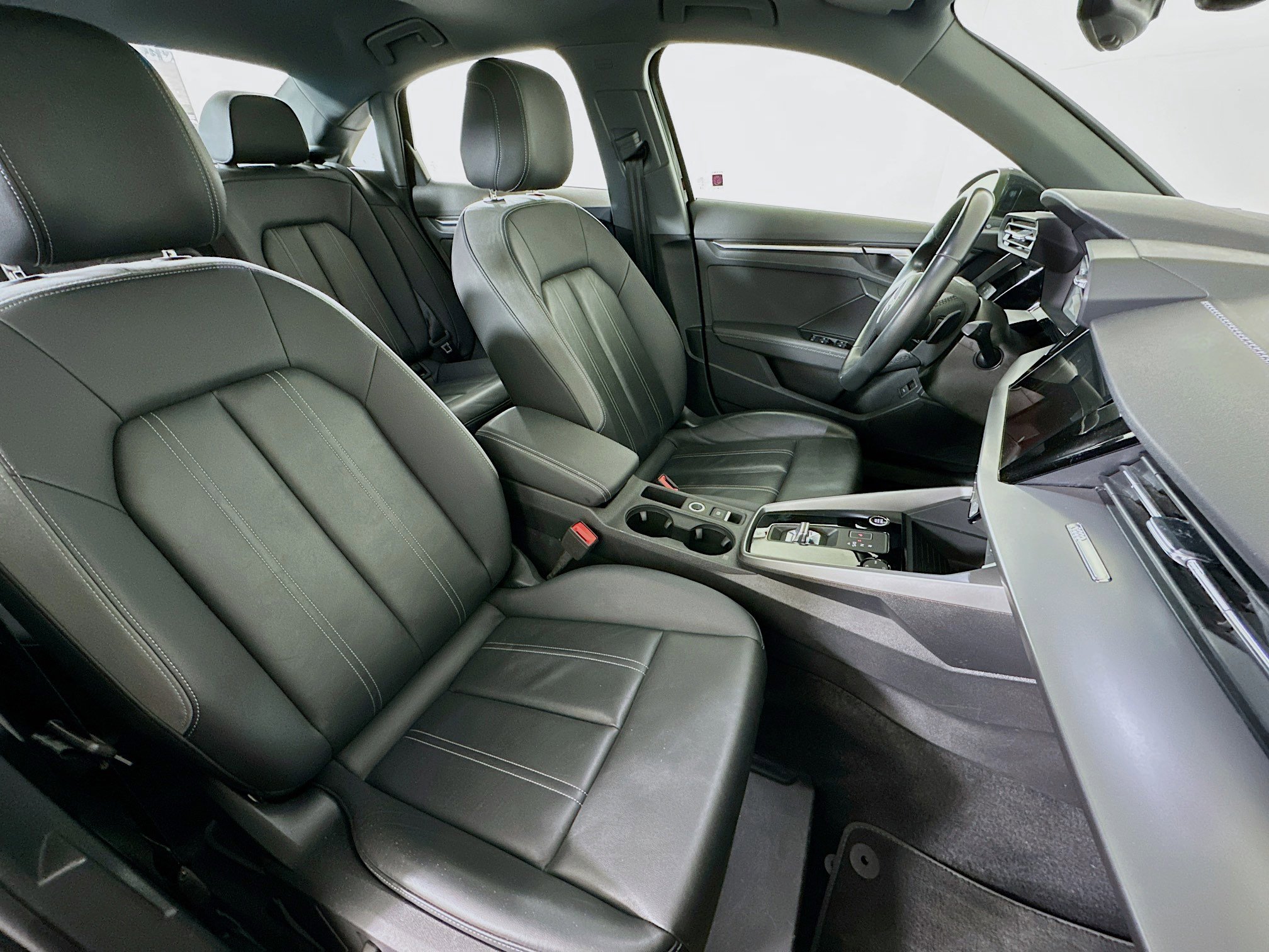 Used 2024 Audi A3 2.0T Premium image 31