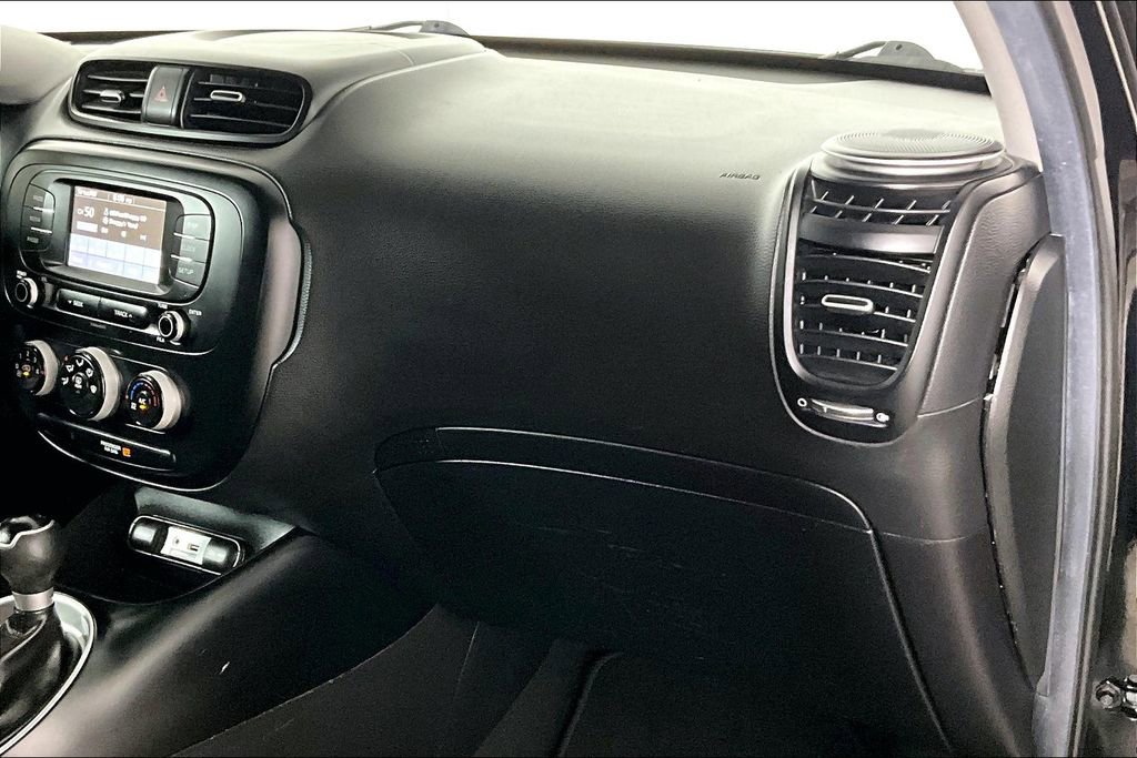 Used 2019 Kia Soul image 16