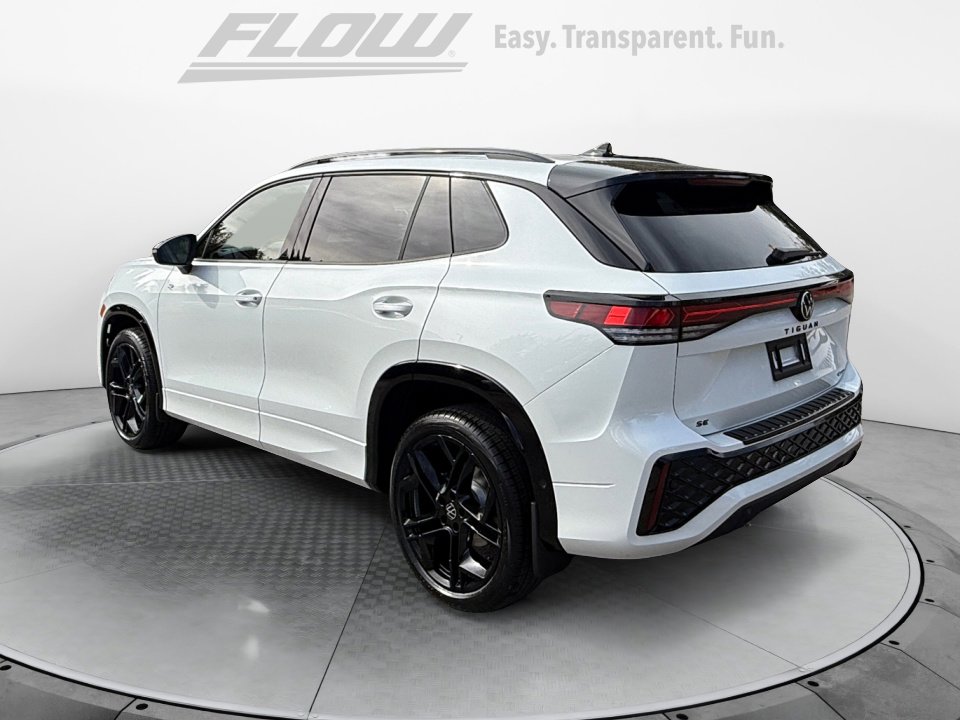 New 2026 Volkswagen Tiguan SE R-Line image 5