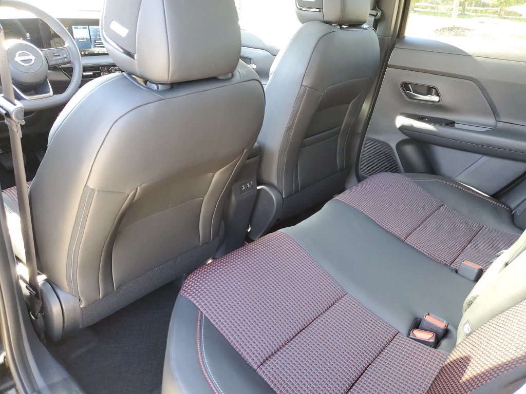 New 2027 Nissan Kicks SR w/ SR Premium Package FWD image 14