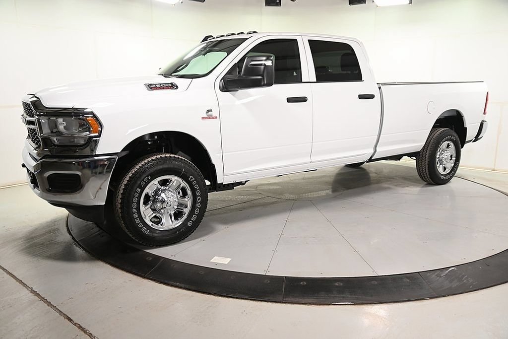 New 2024 RAM 2500 Tradesman w/ Chrome Appearance Group AWD/4WD image 5
